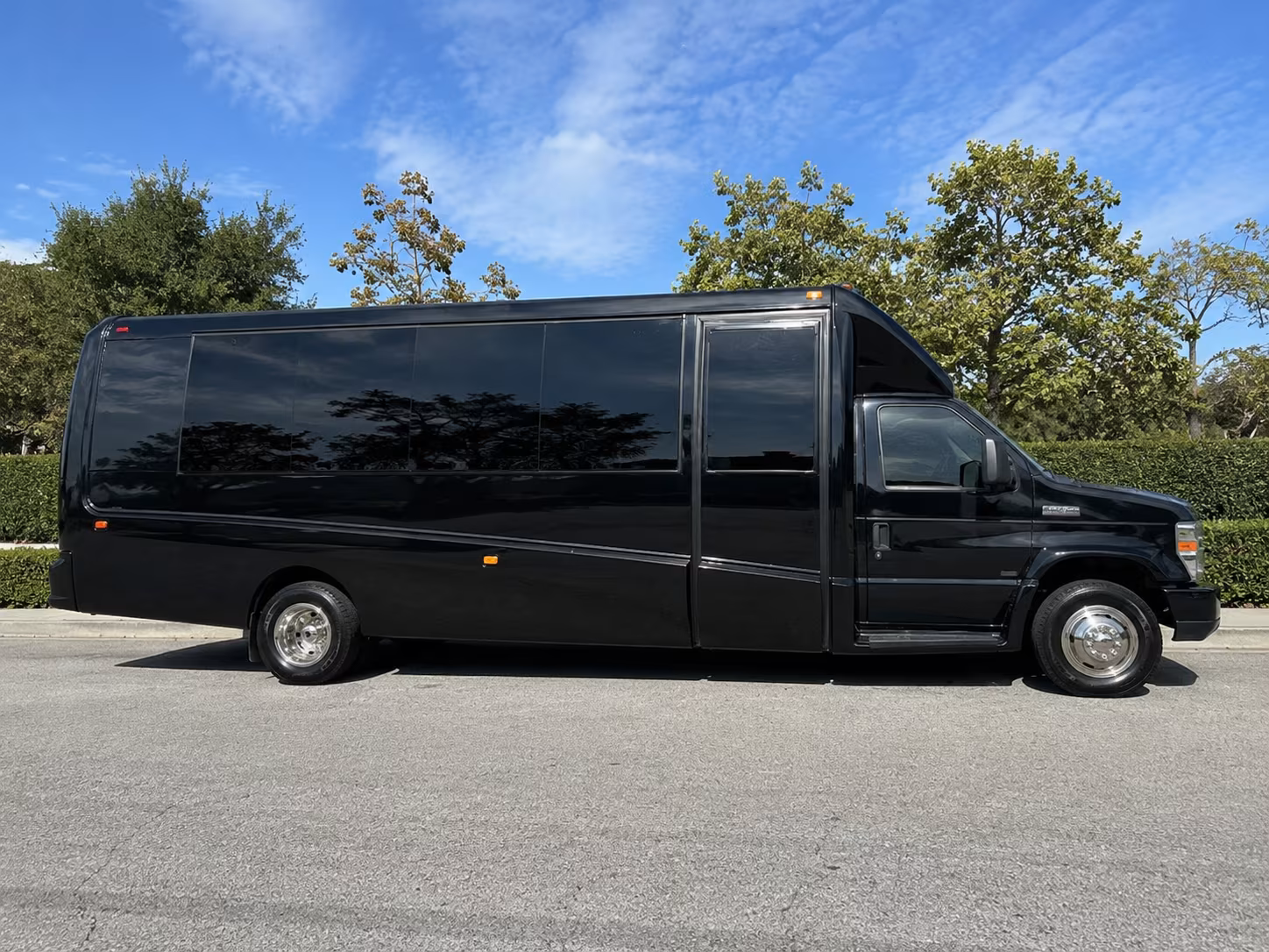 get your group to lax or hollywood burbank airport without the headache