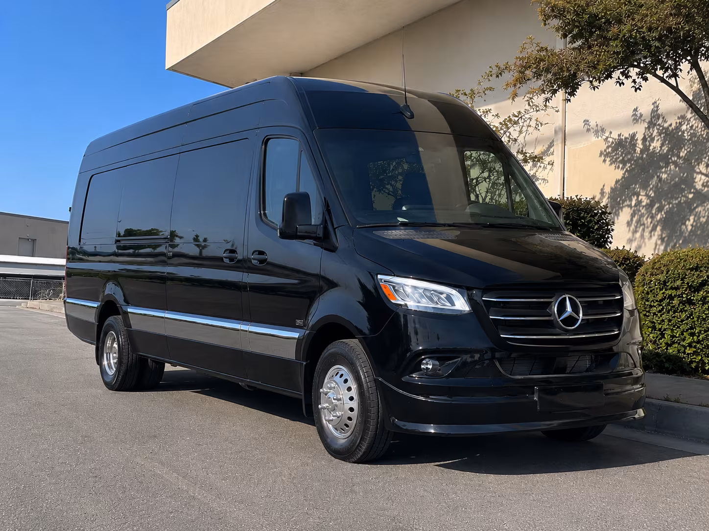inglewood private shuttles for winery pickups and drop offs in inglewood