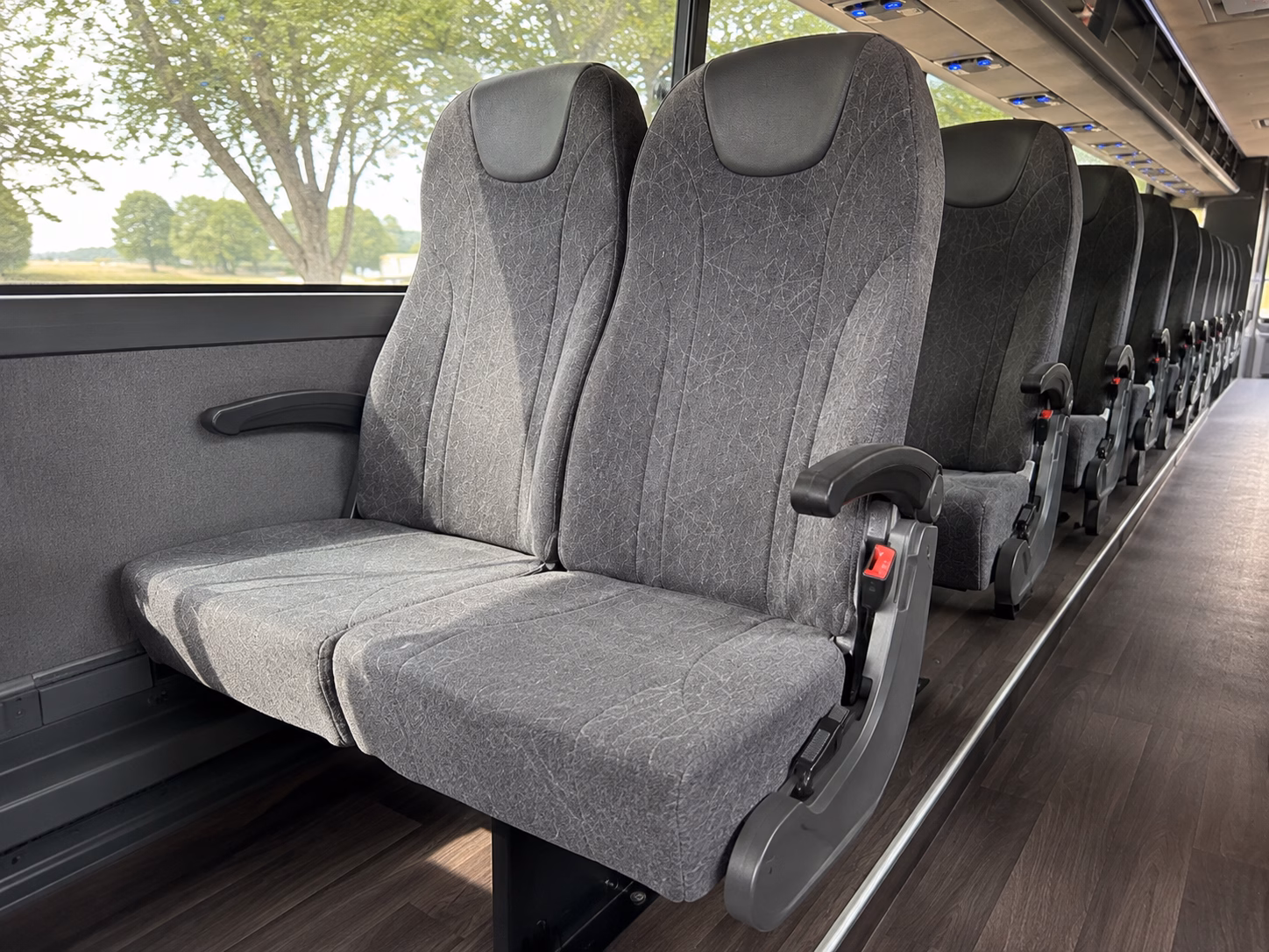 los angeles short and long distance charter bus rentals for los angeles school groups