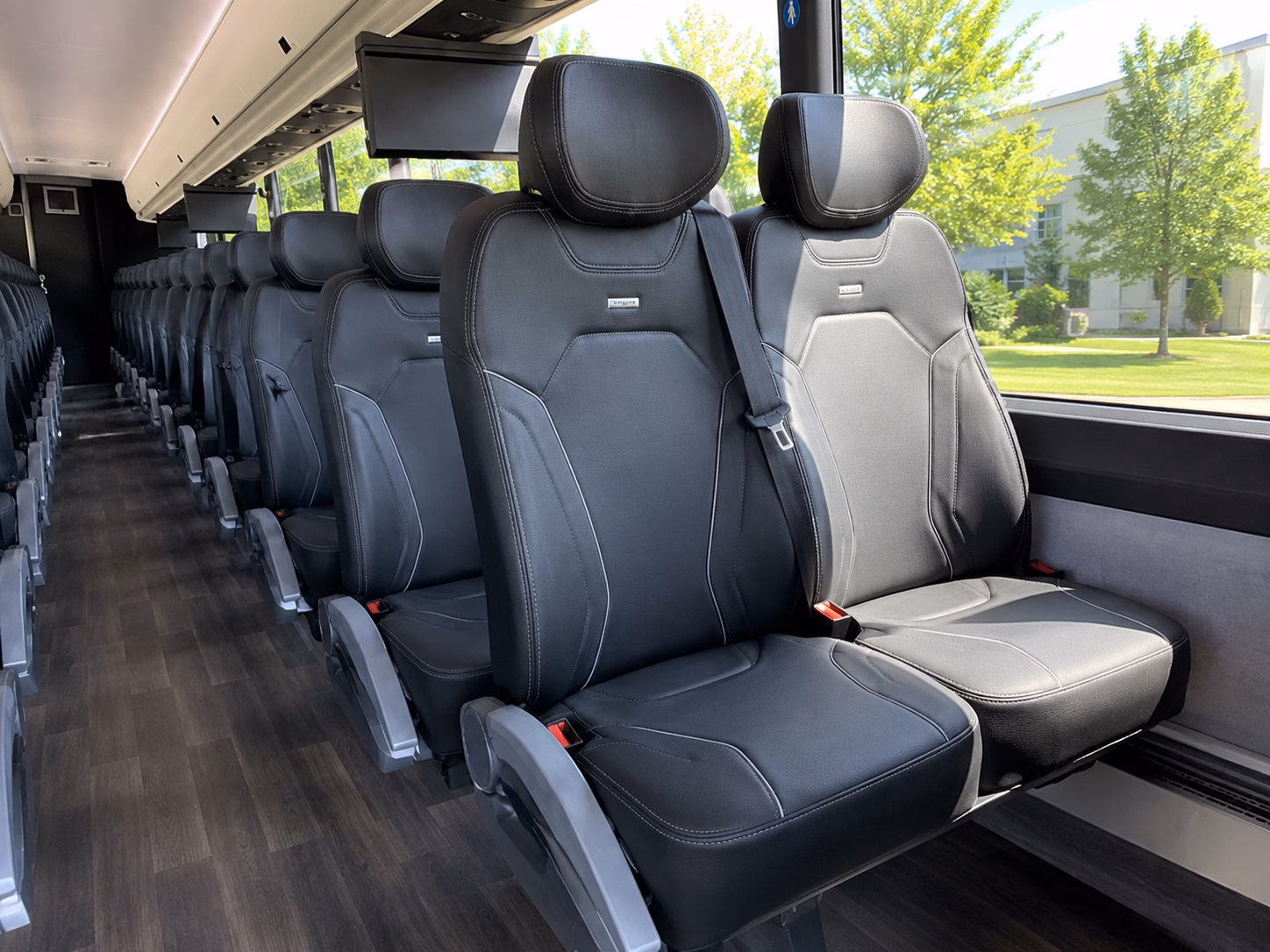 santa clarita field trip charter buses with room for the whole class